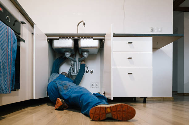 Professional Leak Detection technician working in Annandale, VA